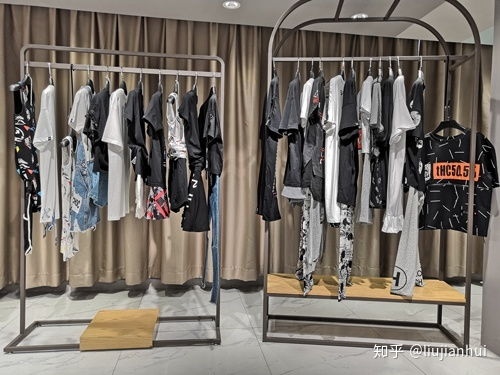 品牌折扣店貨源渠道批發(fā)市場(chǎng)有哪些,女裝庫(kù)存尾貨市場(chǎng)好找嗎